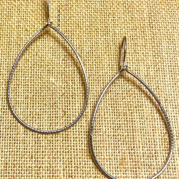 Silpada Slimline Oval Hoops - Picture 3 of 7